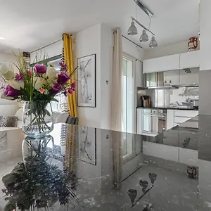 Apartment Glamour